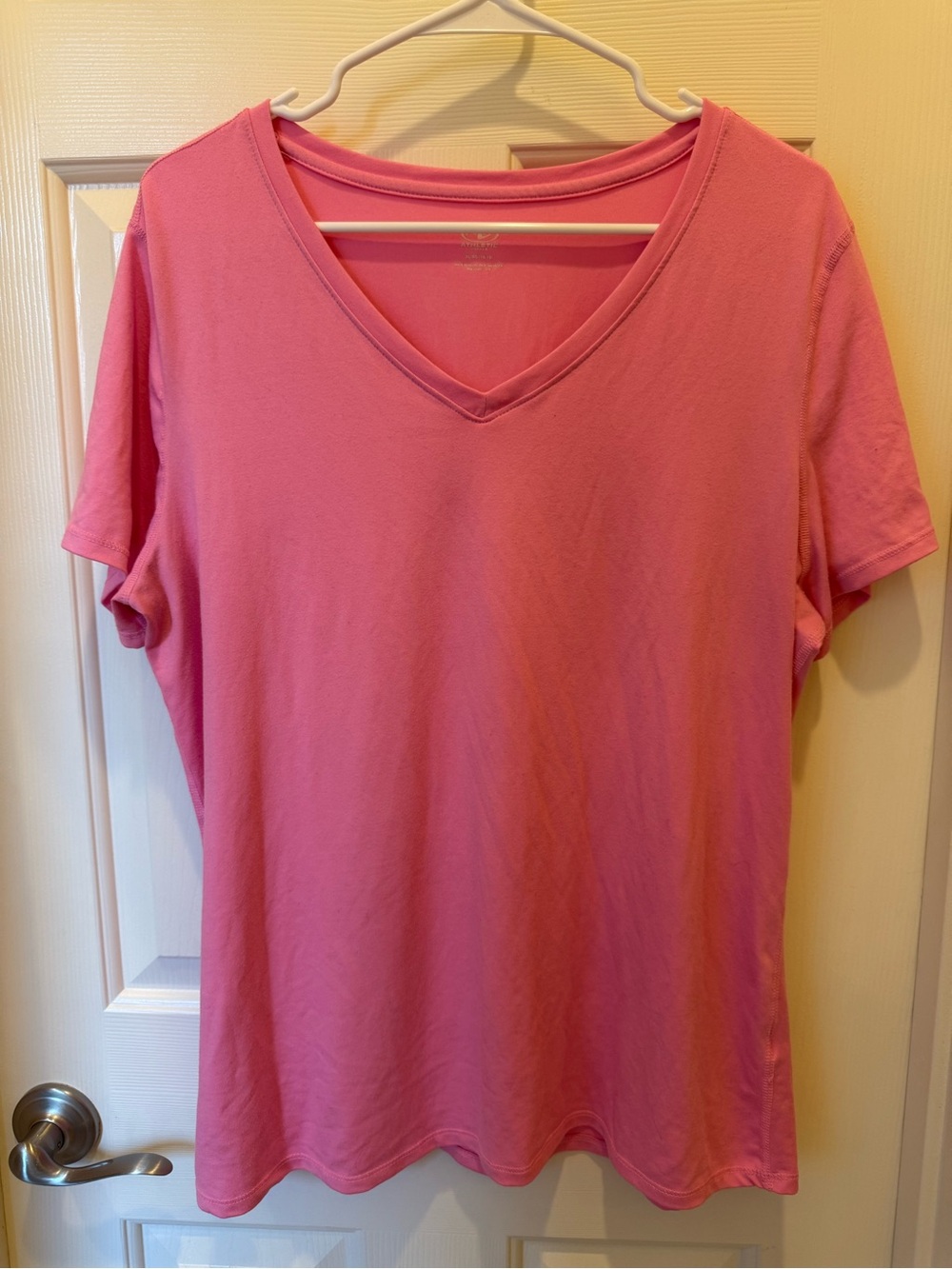 Athletic Works Pink V-Neck Short Sleeve Tee